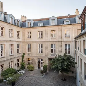 Mije Marais Hostel ホステル